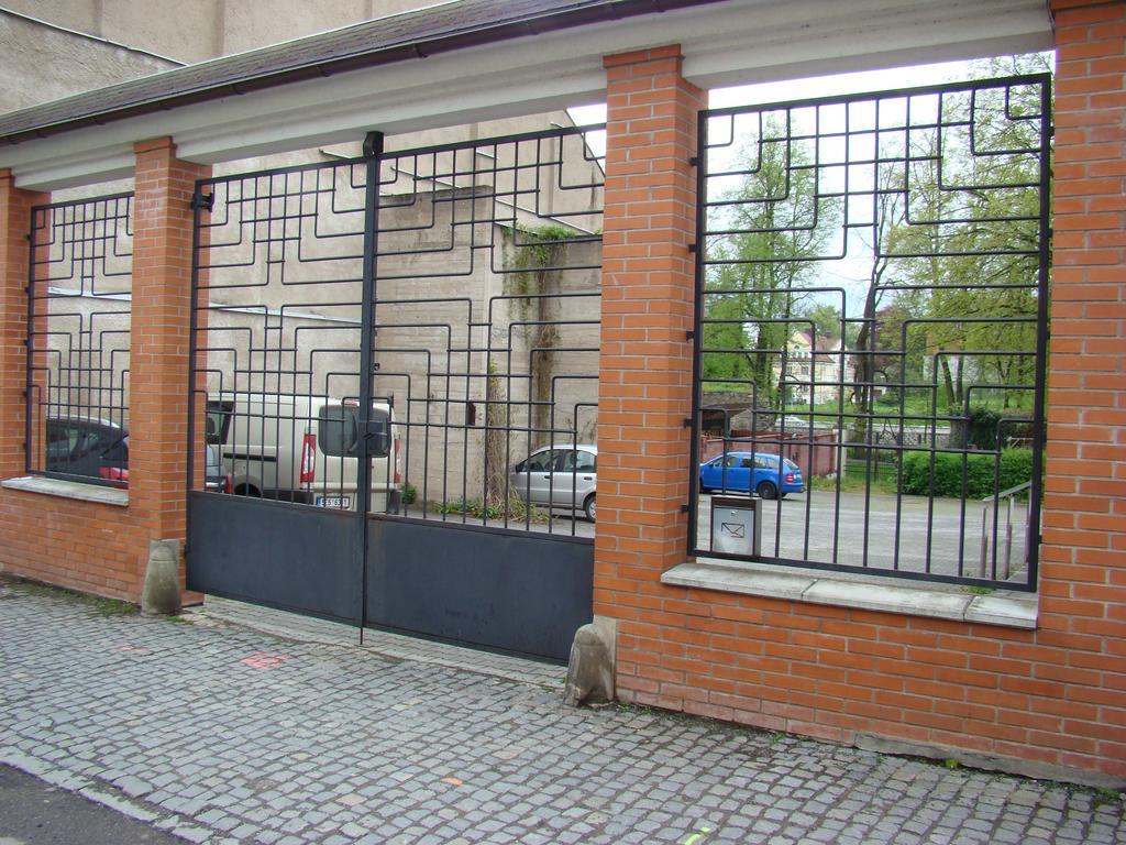 Hotel Pivovar Policka Exterior photo